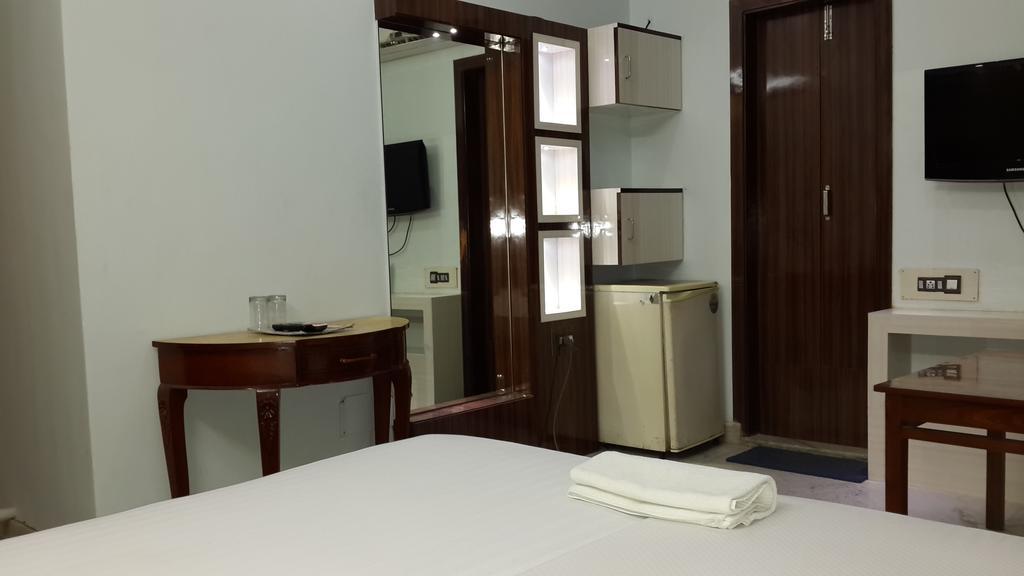 Rupasi Bangla Hotel Колката Стая снимка