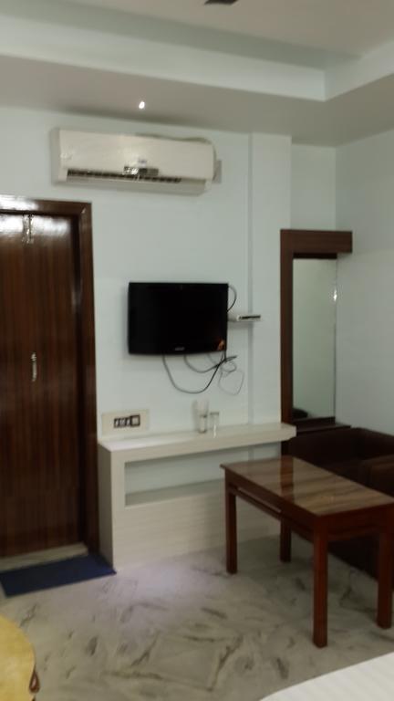 Rupasi Bangla Hotel Колката Стая снимка