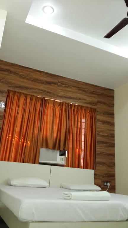 Rupasi Bangla Hotel Колката Стая снимка