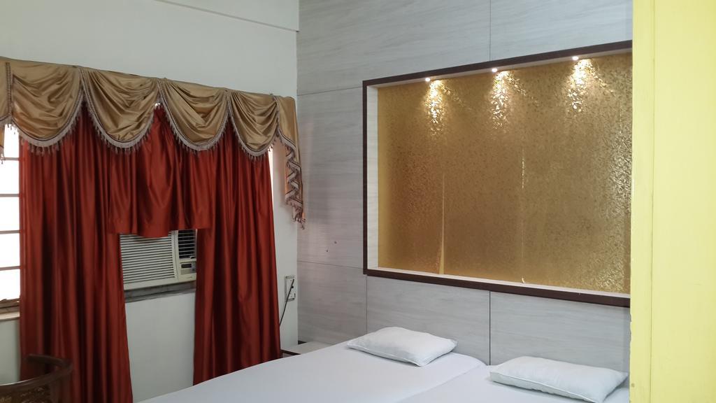 Rupasi Bangla Hotel Колката Екстериор снимка