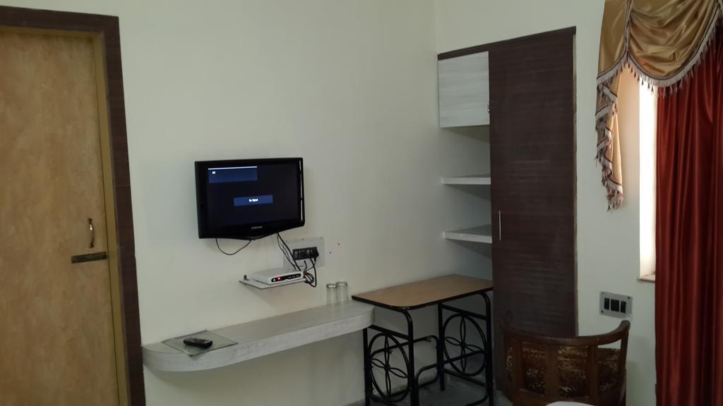 Rupasi Bangla Hotel Колката Стая снимка